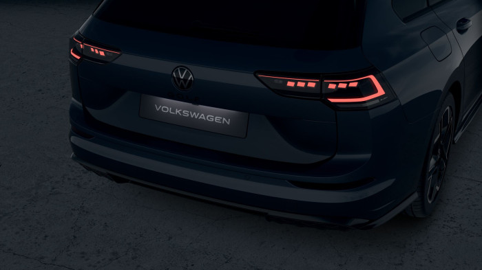 Volkswagen Golf V. R-line People 1,5 eTSI 7DSG mHEV na operativní leasing