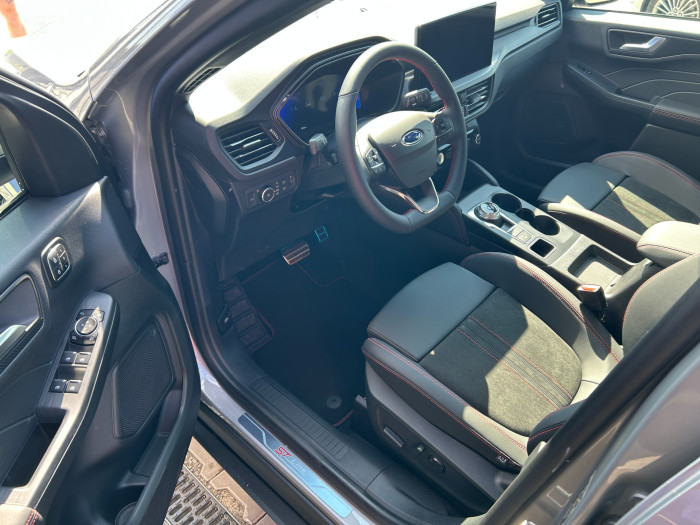 2.5Hybrid PHEV 178kW Titanium na operativní leasing