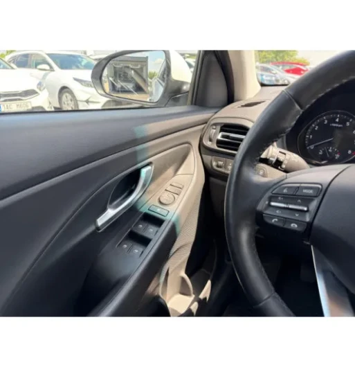 Hyundai i30 kom.1.5T-GDI Smart 5d na operativní leasing