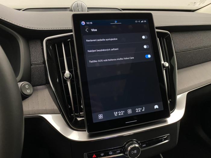 Volvo XC90 T8 AWD Plug-in DARK PLUS 7m na operativní leasing