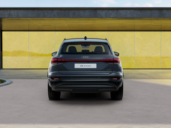 Audi Q6 SUV e-tron quattro na operativní leasing