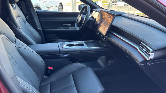 Mazda 6e 68.8 kWh Takumi Soul Red Crystal na operativní leasing