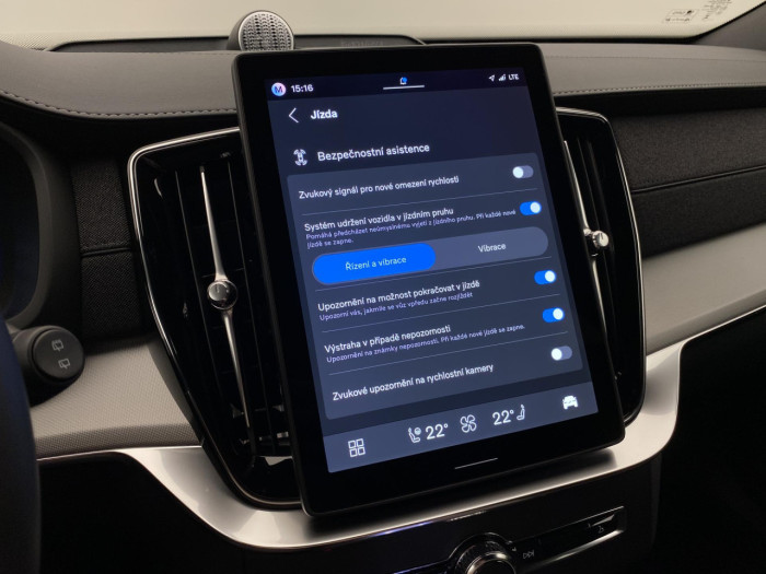 Volvo XC90 B5 AWD AUT BLACK EDITION PLUS na operativní leasing