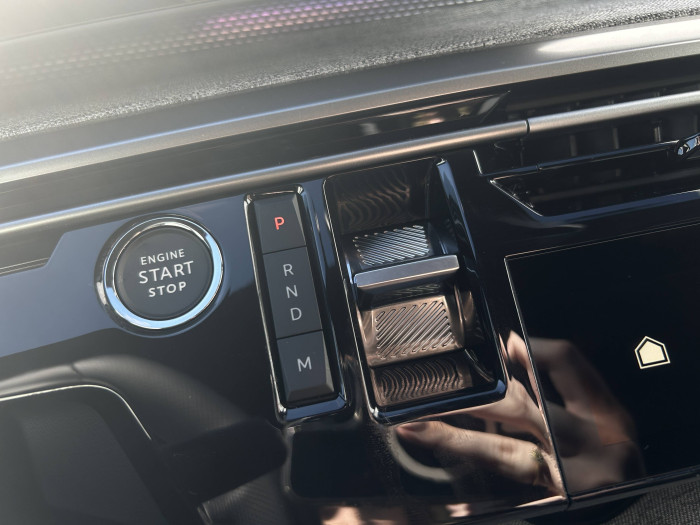 Peugeot 5008 GT e-DCS6 Hybrid / 107kW na operativní leasing