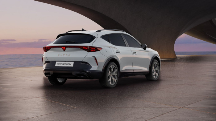CUPRA Formentor 1.5 eTSI 150k DSG automat na operativní leasing