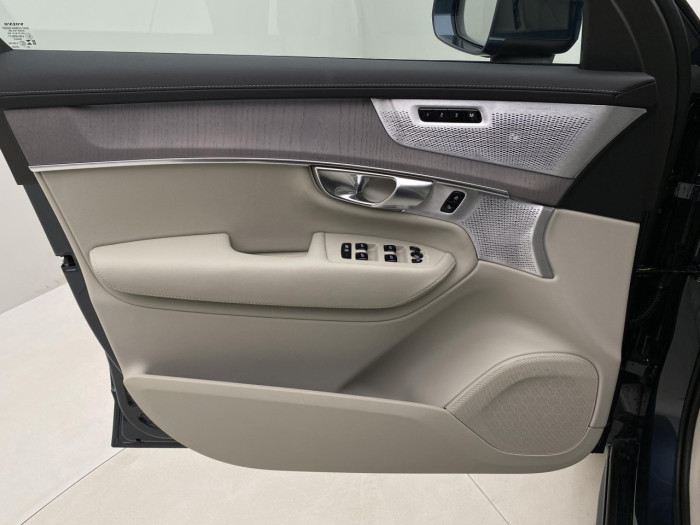 Volvo XC90 B5 AWD AUT BRIGHT PLUS 7míst na operativní leasing