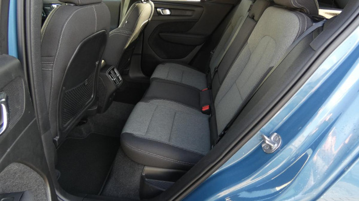 Volvo XC40 B3 Plus Dark DCT na operativní leasing