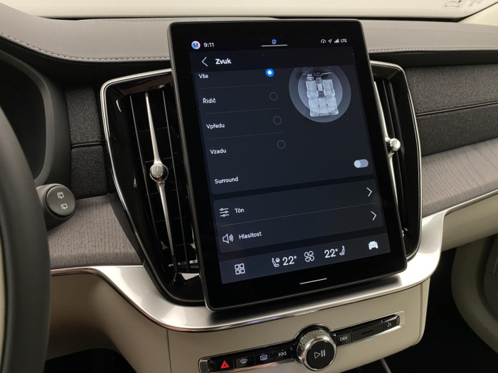 Volvo XC90 T8 AWD Plug-in BRIGHT PLUS 7m na operativní leasing