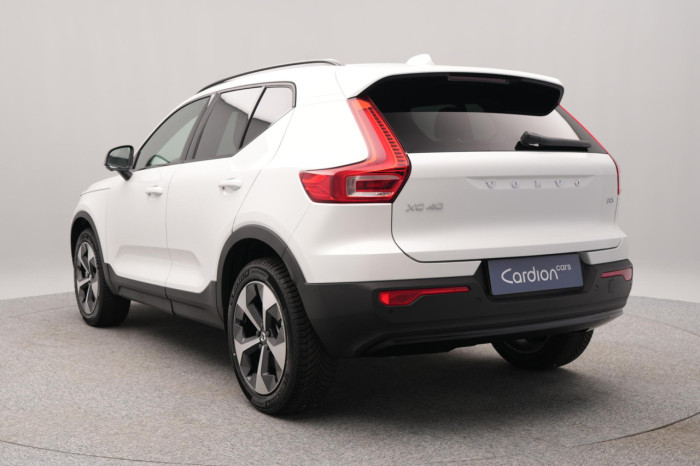 Volvo XC40 B3 AUT DARK PLUS na operativní leasing