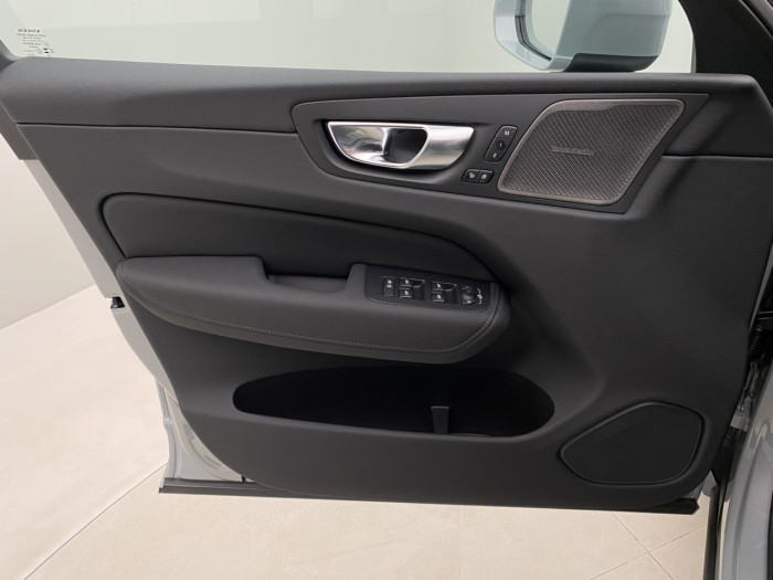 Volvo XC60 B5 AWD AUT BRIGHT PLUS na operativní leasing