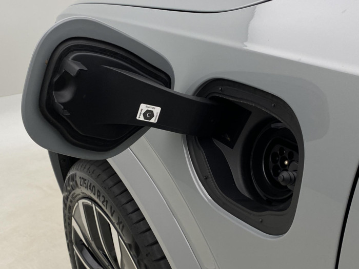 Volvo XC90 T8 AWD Plug-in DARK PLUS 7m na operativní leasing