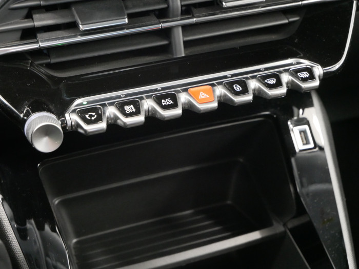 Peugeot 2008 1.2 PureTech 84 kW Active na operativní leasing