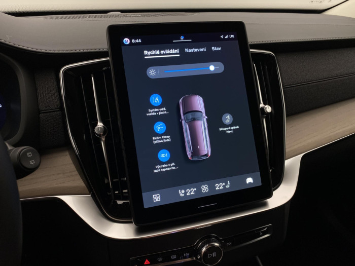 Volvo XC90 T8 AWD Plug-in BRIGHT PLUS 7m na operativní leasing