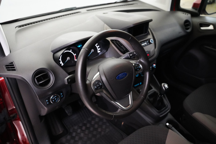 Ford Tourneo Courier 1.5 TDCi 74 kW Trend na operativní leasing