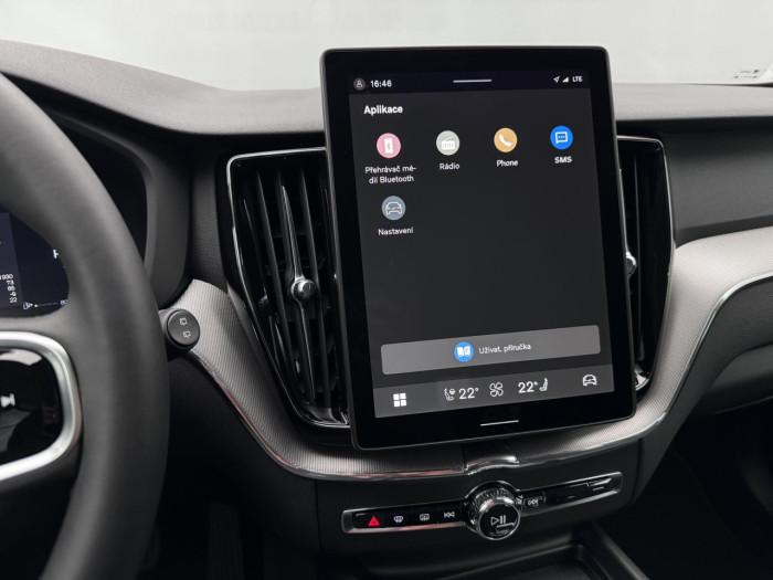 Volvo XC60 B5 AWD AUT ESSENTIAL na operativní leasing