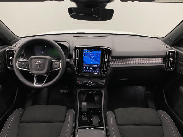 Volvo EC40 BLACK EDITION SINGLE EXT ULTRA Edition na operativní leasing