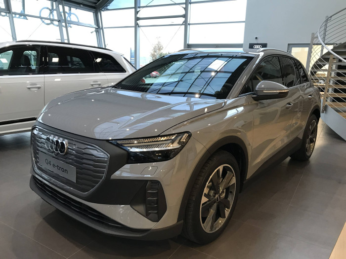 Audi Q4 e-tron 45  / 210kW na operativní leasing