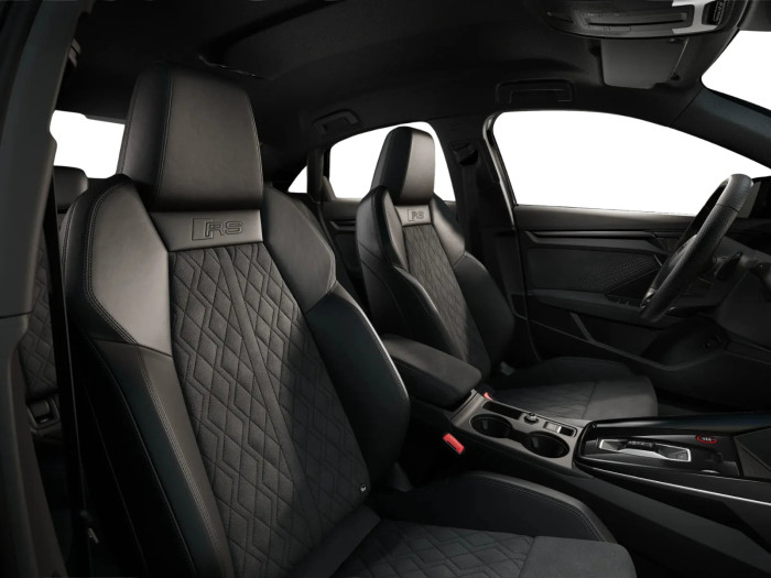 Audi RS3  2.5 TFSI 294 kW Benzín 4x4 Automatická převodovka na operativní leasing