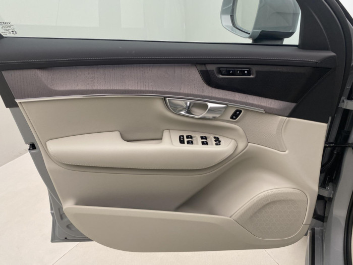 Volvo XC90 B5 AWD AUT BRIGHT PLUS 7míst na operativní leasing