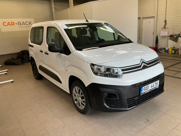 Renault Captur 1,3 TCe 140 Techno EDC na operativní leasing