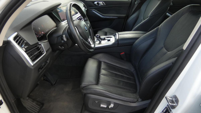 BMW X5 xDrive 40i na operativní leasing