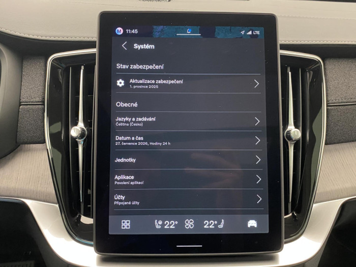 Volvo XC90 T8 AWD Plug-in DARK PLUS 7m na operativní leasing