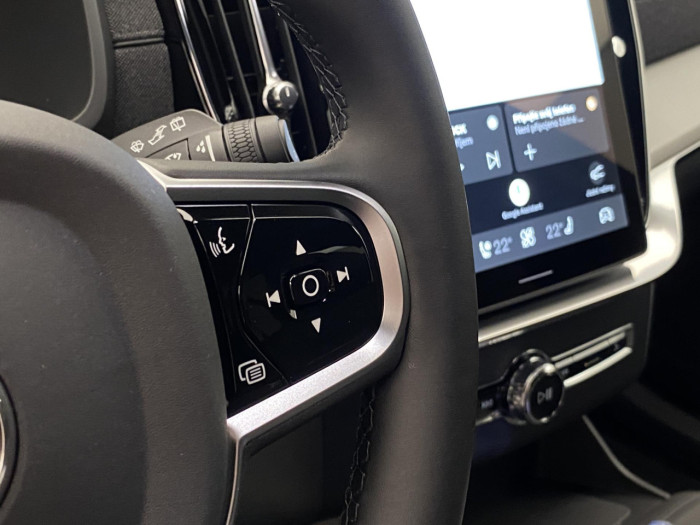 Volvo XC90 B5 AWD AUT BLACK EDITION PLUS na operativní leasing