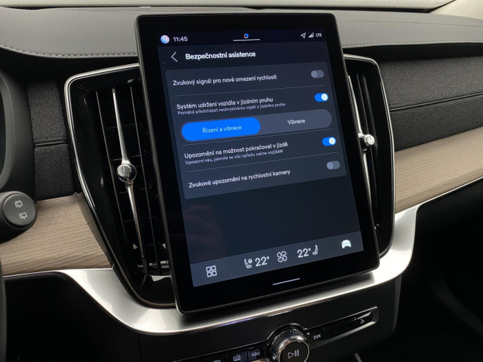 Volvo XC90 T8 AWD RECHARGE BRIGHT PLUS 7m na operativní leasing