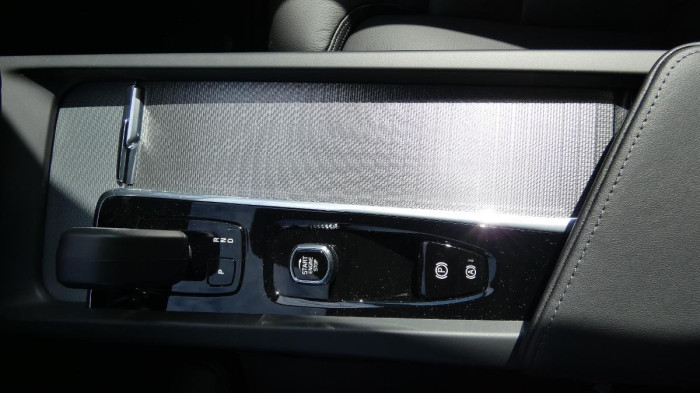 Volvo S60 B5 AWD Ultimate Dark na operativní leasing