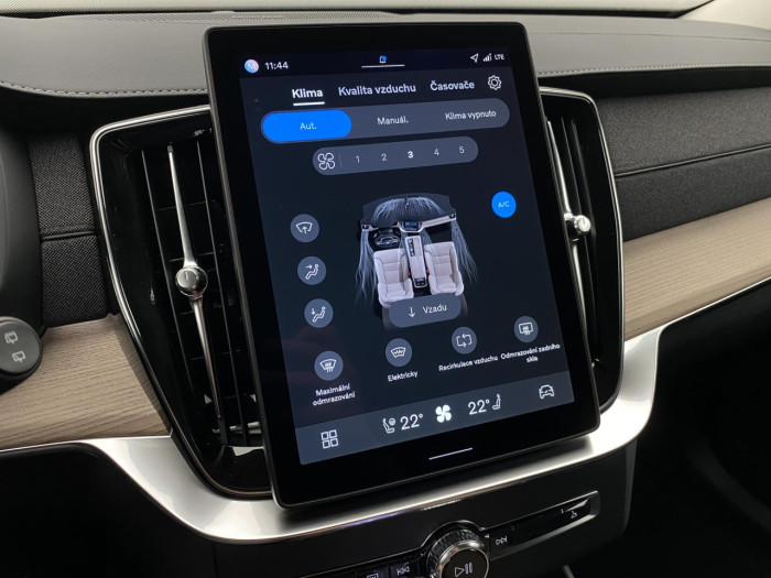 Volvo XC90 T8 AWD RECHARGE BRIGHT PLUS 7m na operativní leasing