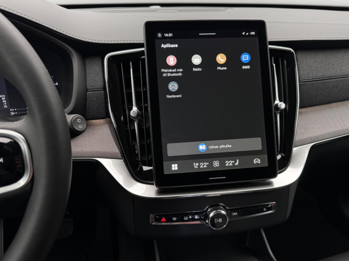 Volvo XC90 T8 AWD Plug-in BRIGHT PLUS 7m na operativní leasing