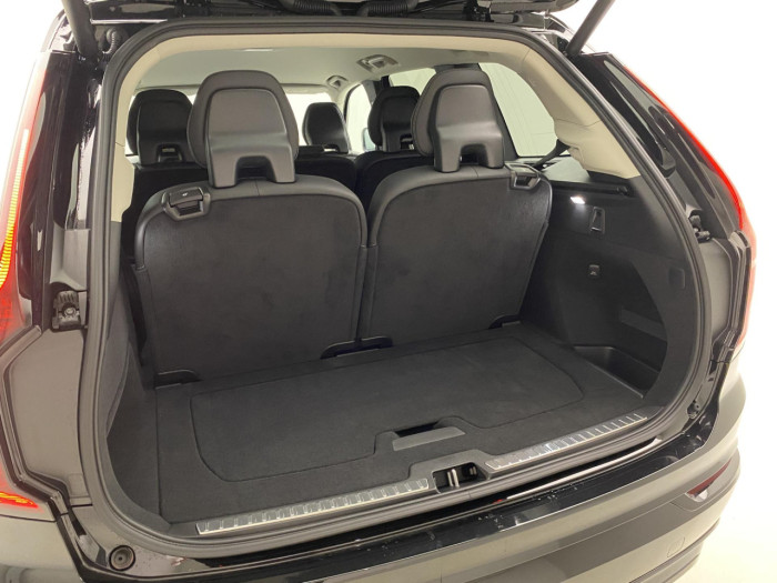 Volvo XC90 T8 AWD RECHARGE DARK PLUS 7m na operativní leasing