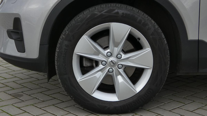 Volvo XC40 B4 FWD Core DCT na operativní leasing