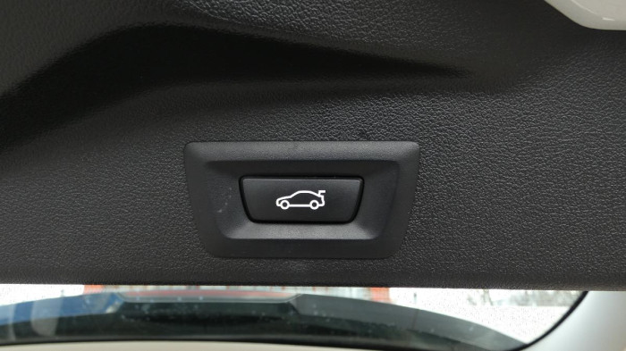 BMW X5 xDrive 40i na operativní leasing