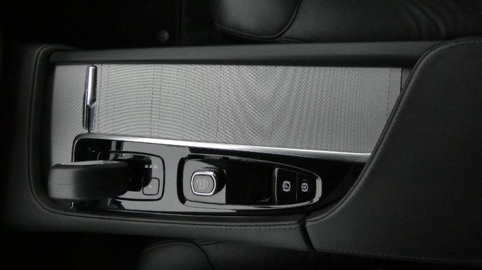 Volvo XC90 B5 AWD Core 7 míst na operativní leasing