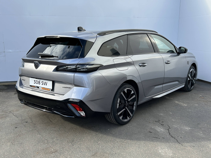Peugeot 308 SW GT Hybrid e-DCS6 1,2 / 107kW na operativní leasing