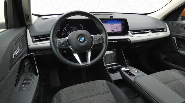 BMW X1 sDrive 18i na operativní leasing