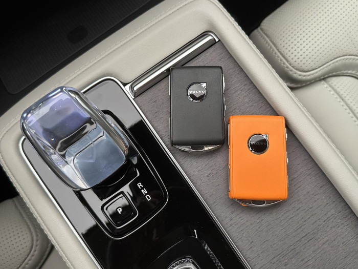 Volvo XC90 B5 AWD AUT DARK ULTRA 7 míst na operativní leasing