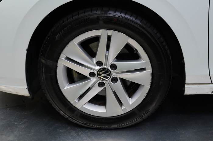 Volkswagen Golf 1.5 TSI 96 kW Life na operativní leasing