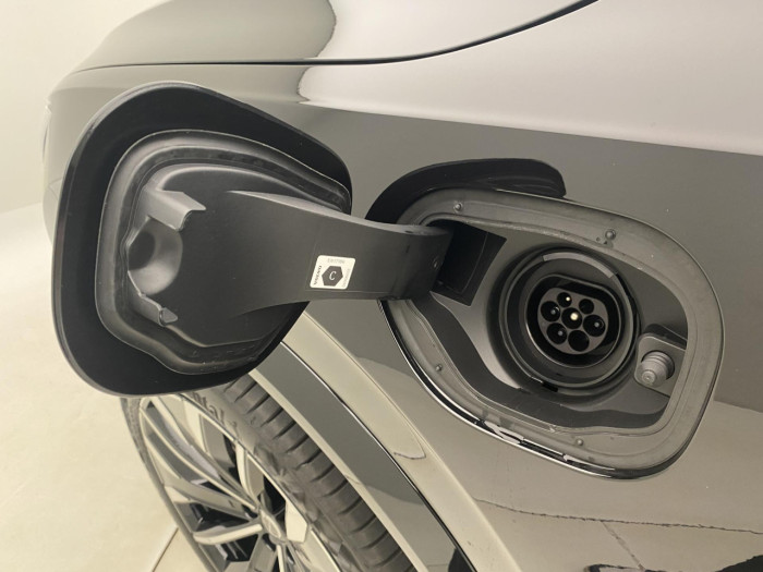 Volvo XC90 T8 AWD Plug-in BRIGHT PLUS 7m na operativní leasing