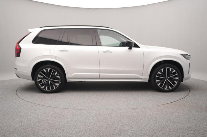 Volvo XC90 B5 AWD AUT DARK ULTRA 7 míst na operativní leasing