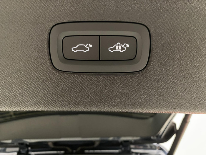 Volvo XC90 T8 AWD RECHARGE BRIGHT ULTRA na operativní leasing