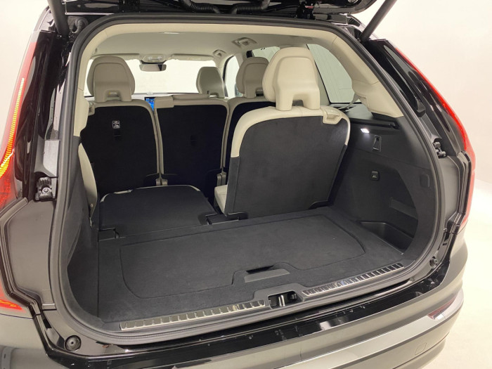 Volvo XC90 T8 AWD Plug-in BRIGHT PLUS 7m na operativní leasing