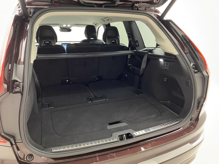 Volvo XC90 T8 AWD Plug-in BRIGHT PLUS 7m na operativní leasing