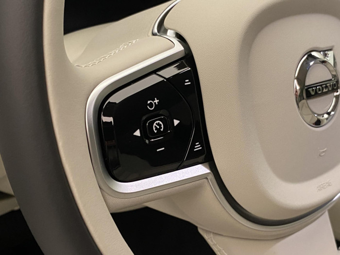 Volvo V90 T6 AWD Plug-in BRIGHT PLUS na operativní leasing