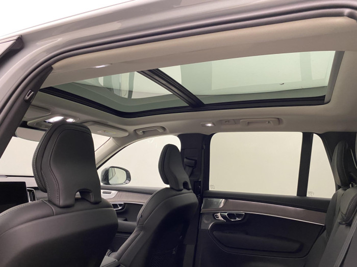Volvo XC90 B5 AWD AUT DARK PLUS 7míst na operativní leasing