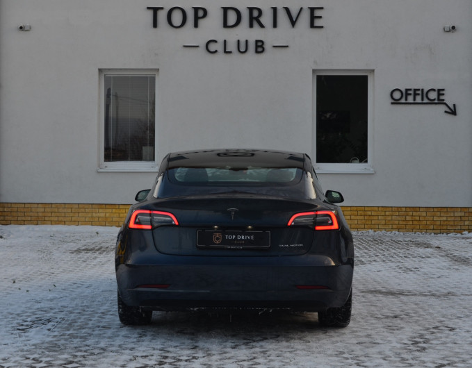 Tesla Model 3 Long Range (2021 najeto cca. 80000km) na operativní leasing