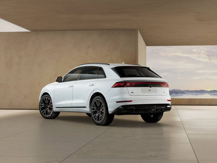 Audi Q8 SUV 50 Quattro 8TT 3,0TDI / 210kW na operativní leasing