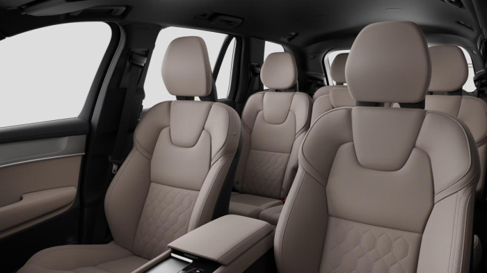 Volvo XC90 B5 AWD AUT CORE 7míst na operativní leasing