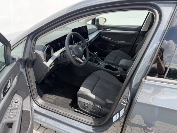 Volkswagen Golf People 6G 1,5TSI / 85kW na operativní leasing